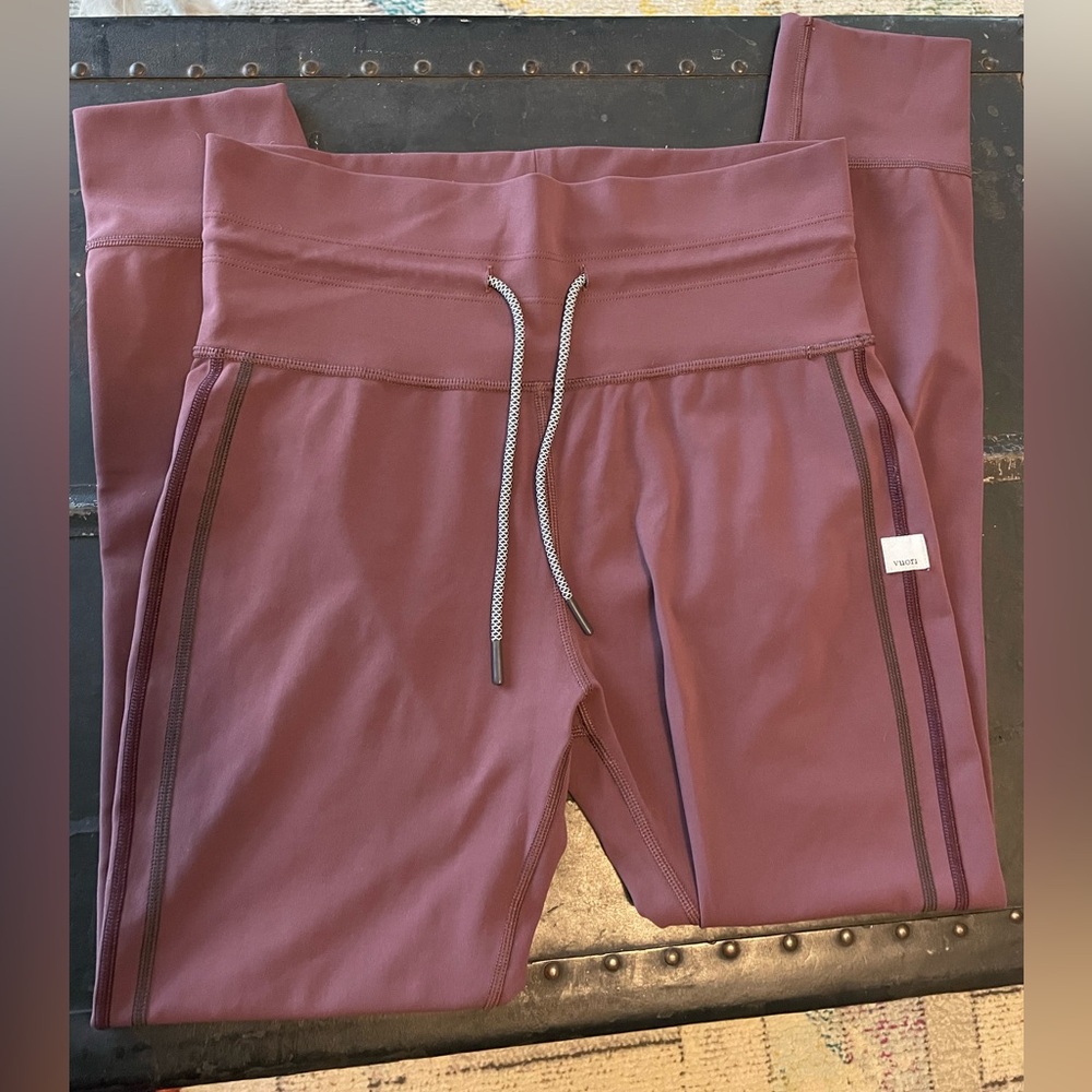 Vuori daily leggings size M